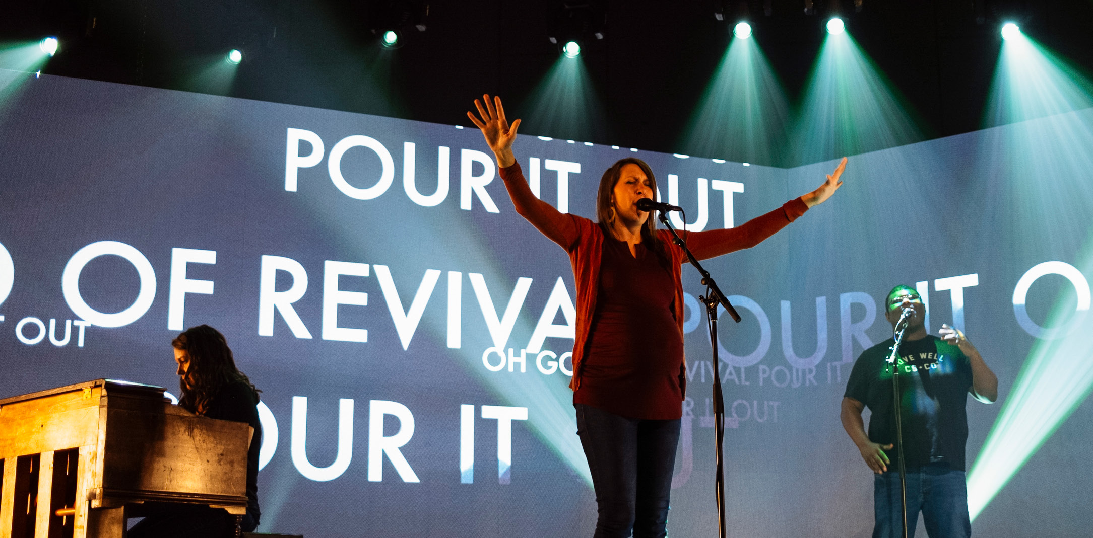 Showing Up: Worship Leader Gives Her Best, Relies on Jesus