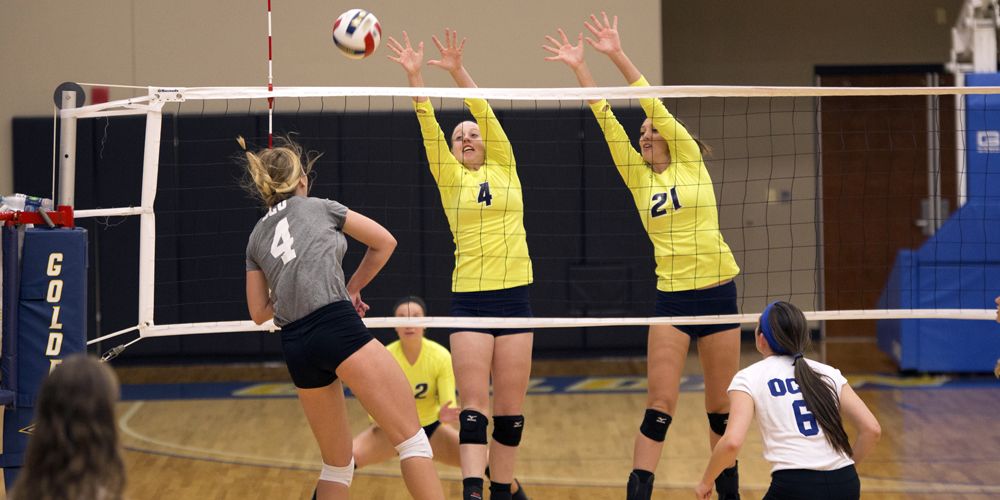Volleyball Opens Season at Clash