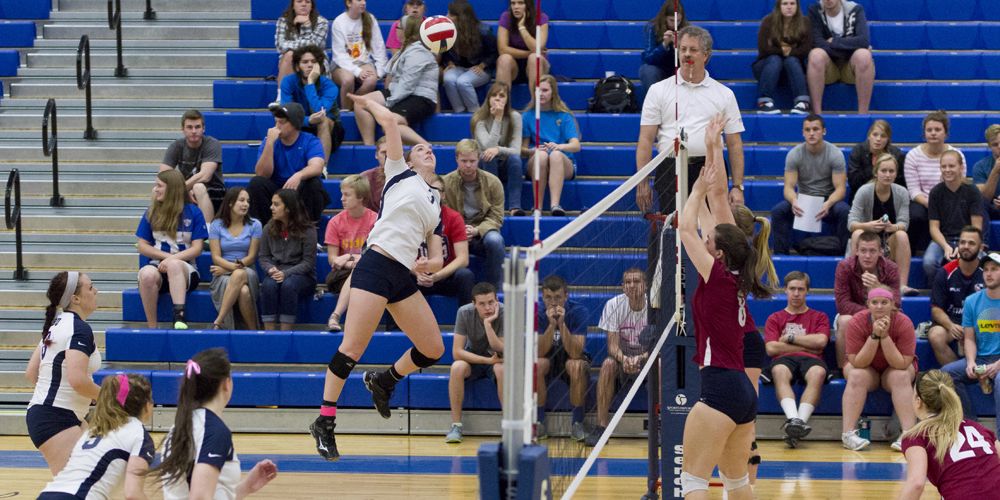 Dearien Reaches 1,000 Kills; Volleyball Falls to Wayland Baptist, 3-0