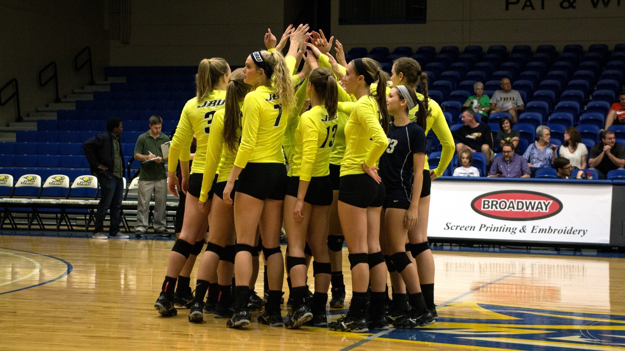 Golden Eagles Lock Up Quarterfinal Hosting Duties, Sweep Season Series with MACU