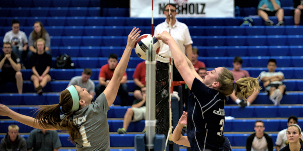 Golden Eagles Take Wayland Baptist to Five Sets