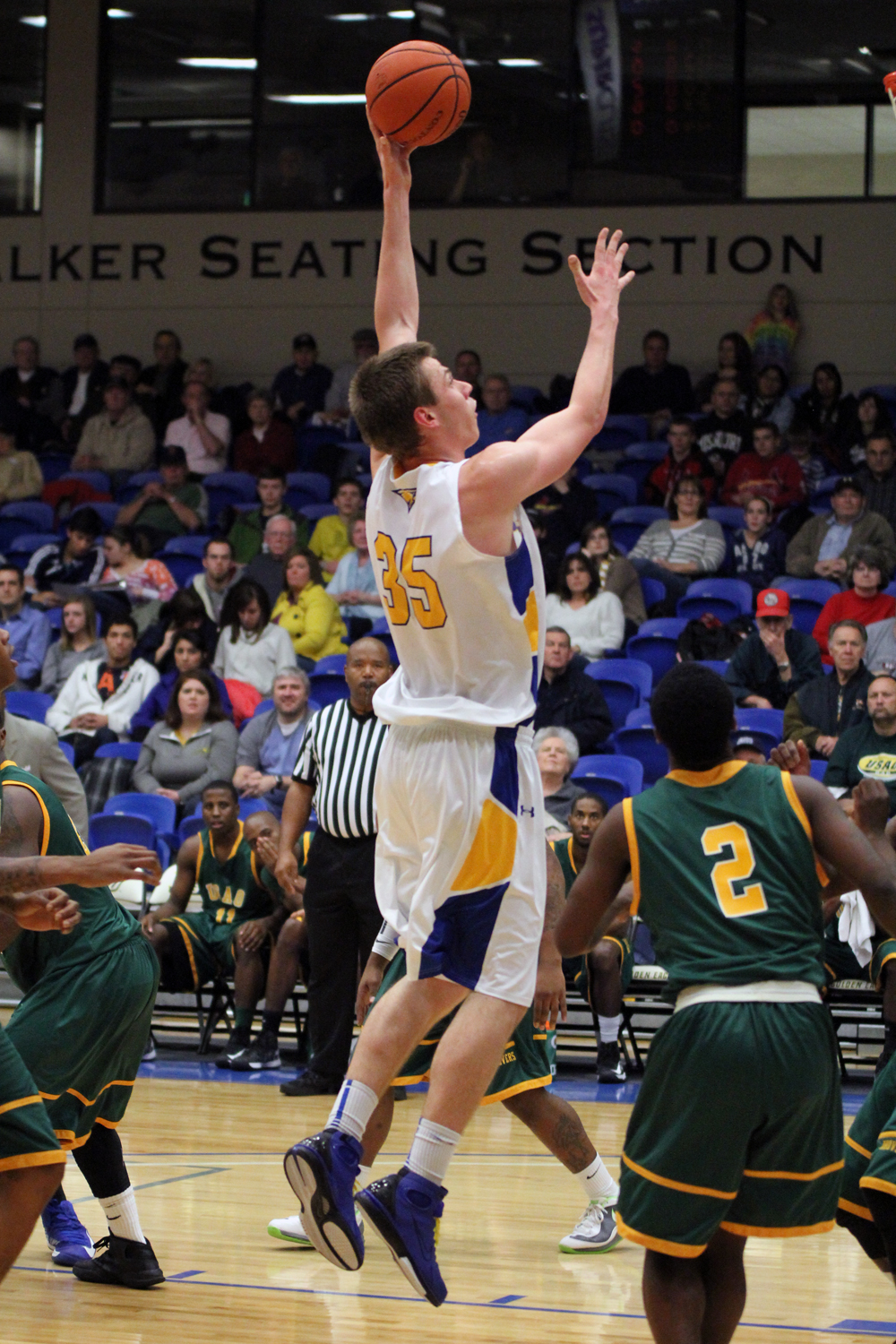 Hopfgartner's Career Night, Second-Half Surge Rolls USAO, 72-56