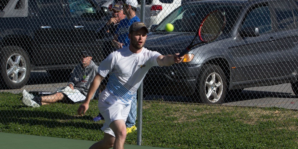 Hendrix Edges Men's Tennis at Top Doubles Spot