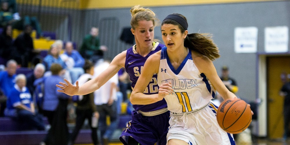 Women's Basketball Scrapes Past SAGU in Quarters