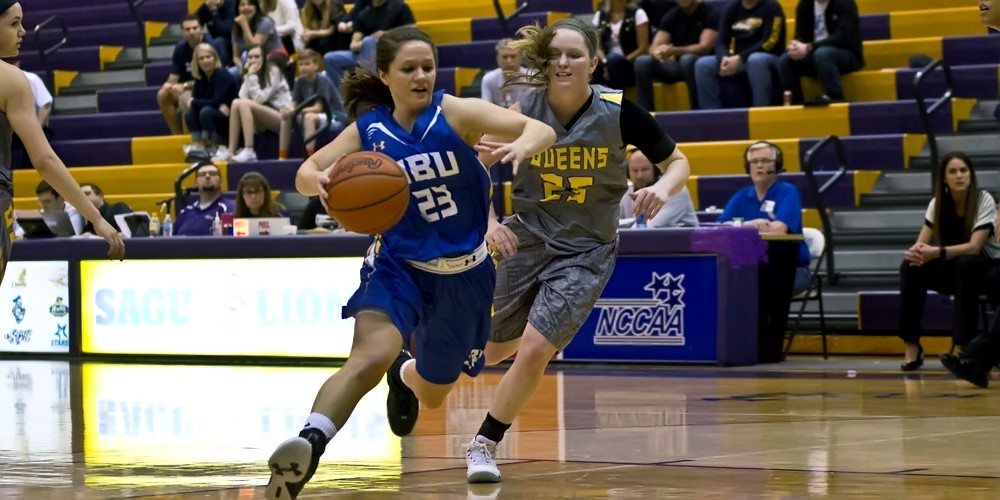 Women's Basketball can't Stop Flying Queen Offense, Bows out of Tournament