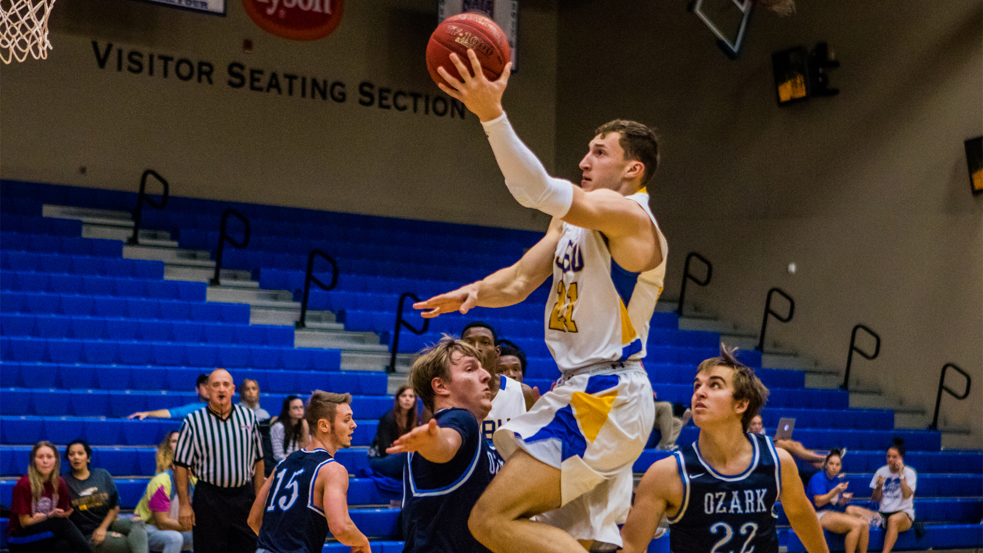 Joksimovic unstoppable off bench as men’s basketball plays tough defense