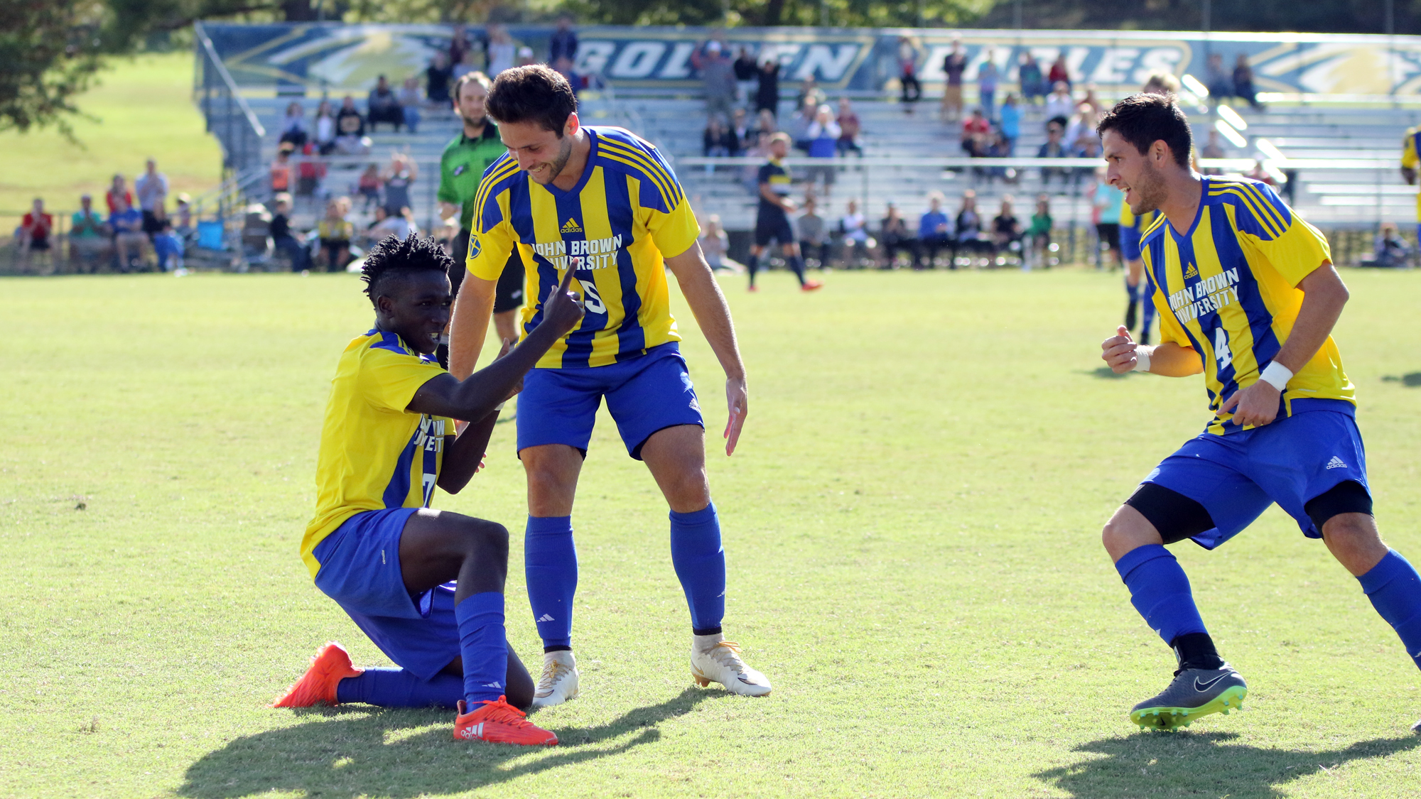 Holt makes history; Perfect passing results in quarterfinal victory for men’s soccer