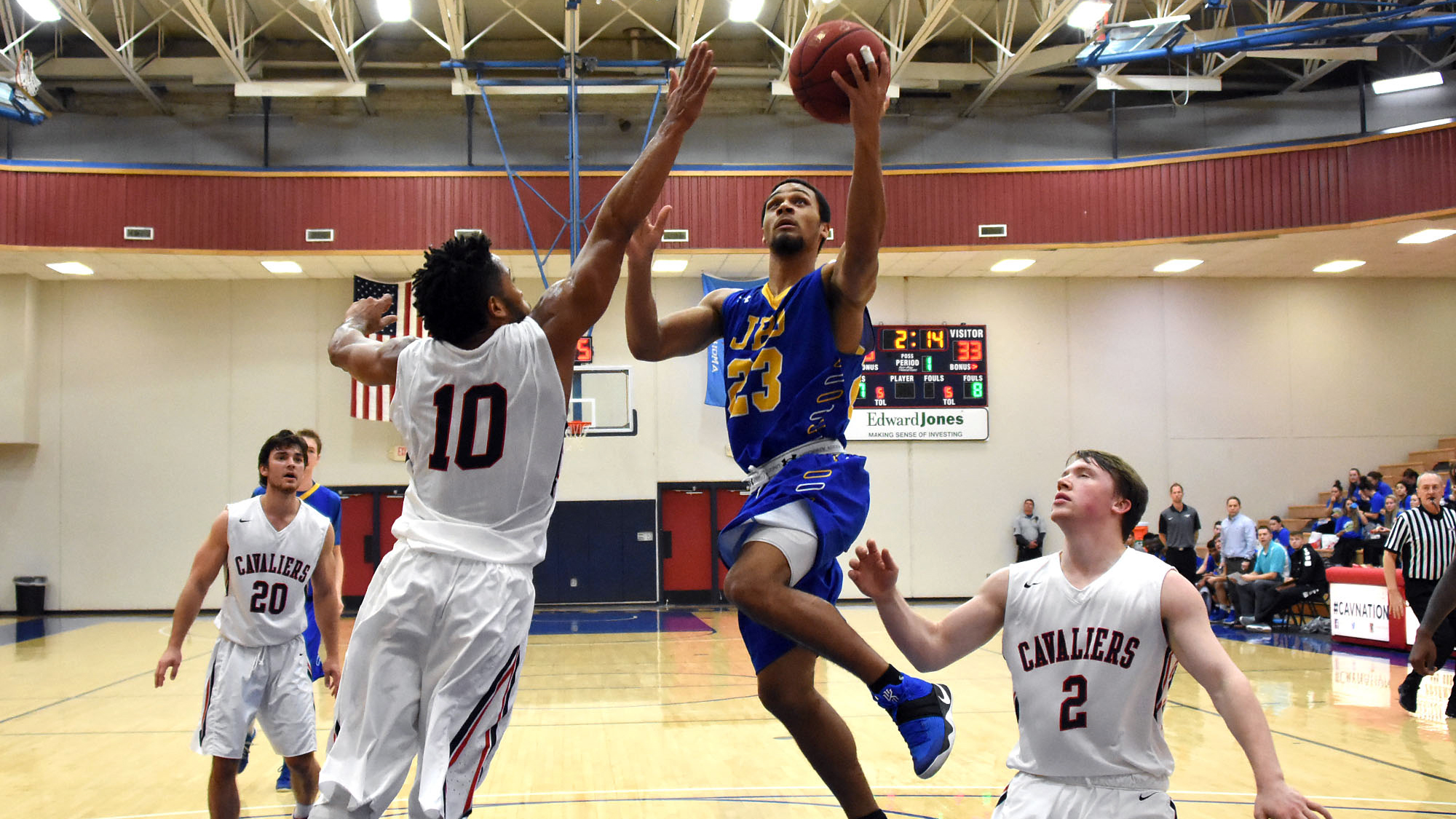 Shooting at the line delivers first SAC win for men’s basketball