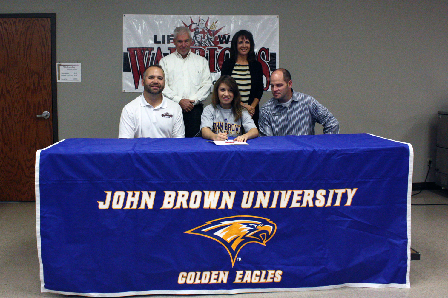 Women's Tennis Inks Taylor Russell