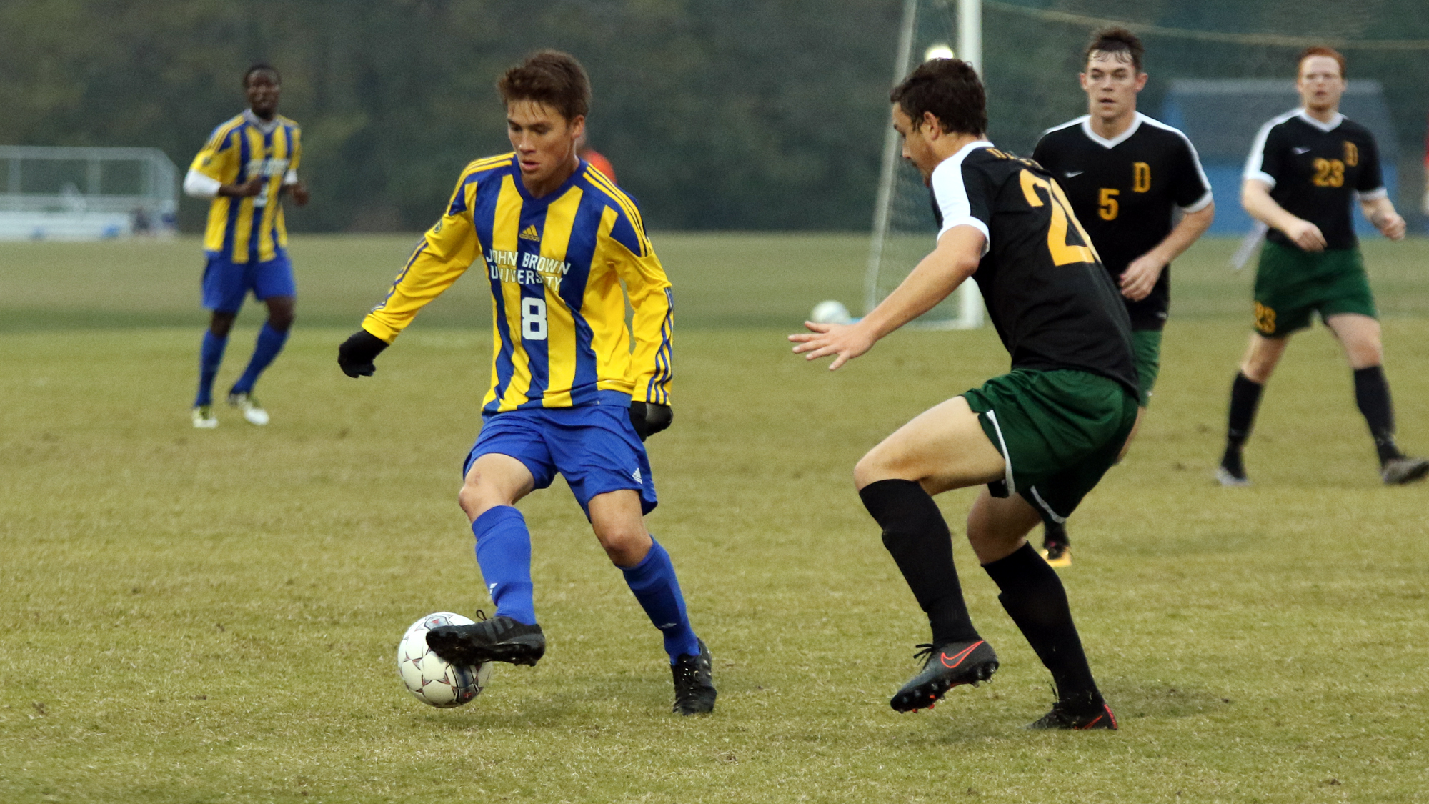 Set pieces haunt men’s soccer in semifinal defeat